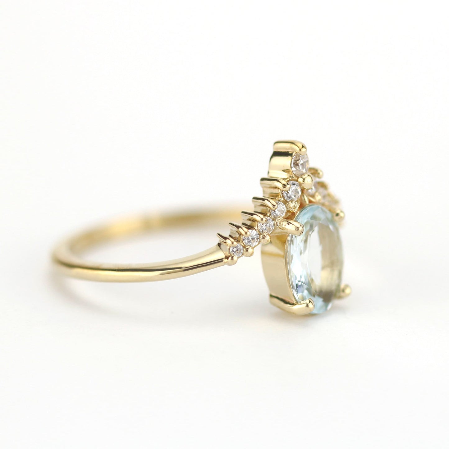 Aquamarine engagement ring, engagement ring aquamarine and diamonds, diamond engagement ring, minimalist ring engagement
