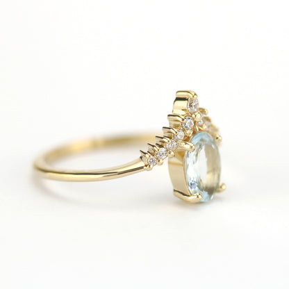 Aquamarine engagement ring, engagement ring aquamarine and diamonds, diamond engagement ring, minimalist ring engagement