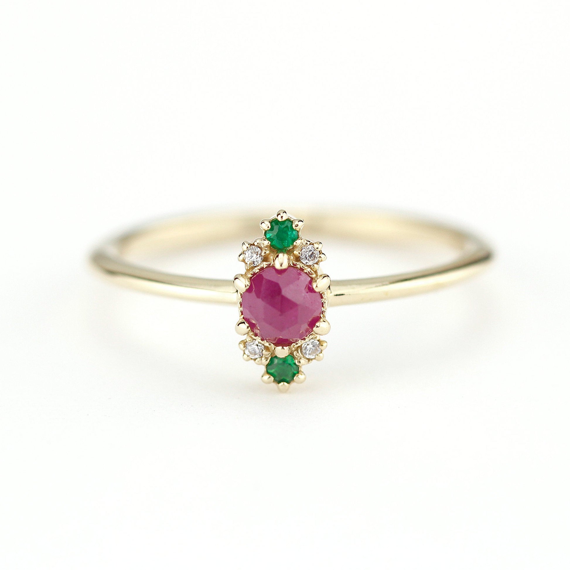 ruby and emerald engagement ring - NOOI JEWELRY