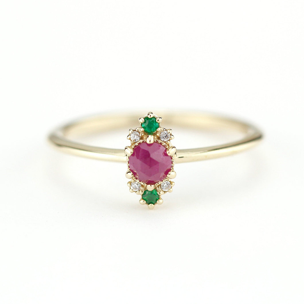 ruby and emerald engagement ring - NOOI JEWELRY