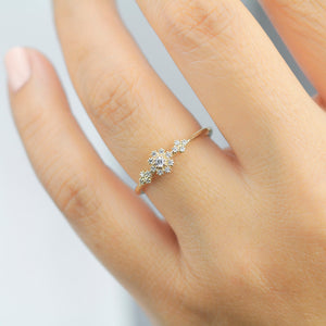 Diamond cluster engagement ring round - NOOI JEWELRY