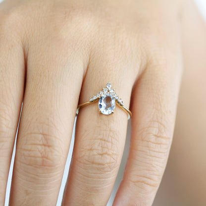 Aquamarine engagement ring, engagement ring aquamarine and diamonds, diamond engagement ring, minimalist ring engagement