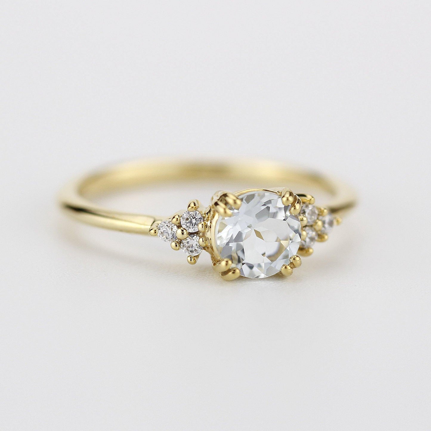 Aquamarine engagement ring, cluster ring aquamarine and diamonds - NOOI JEWELRY