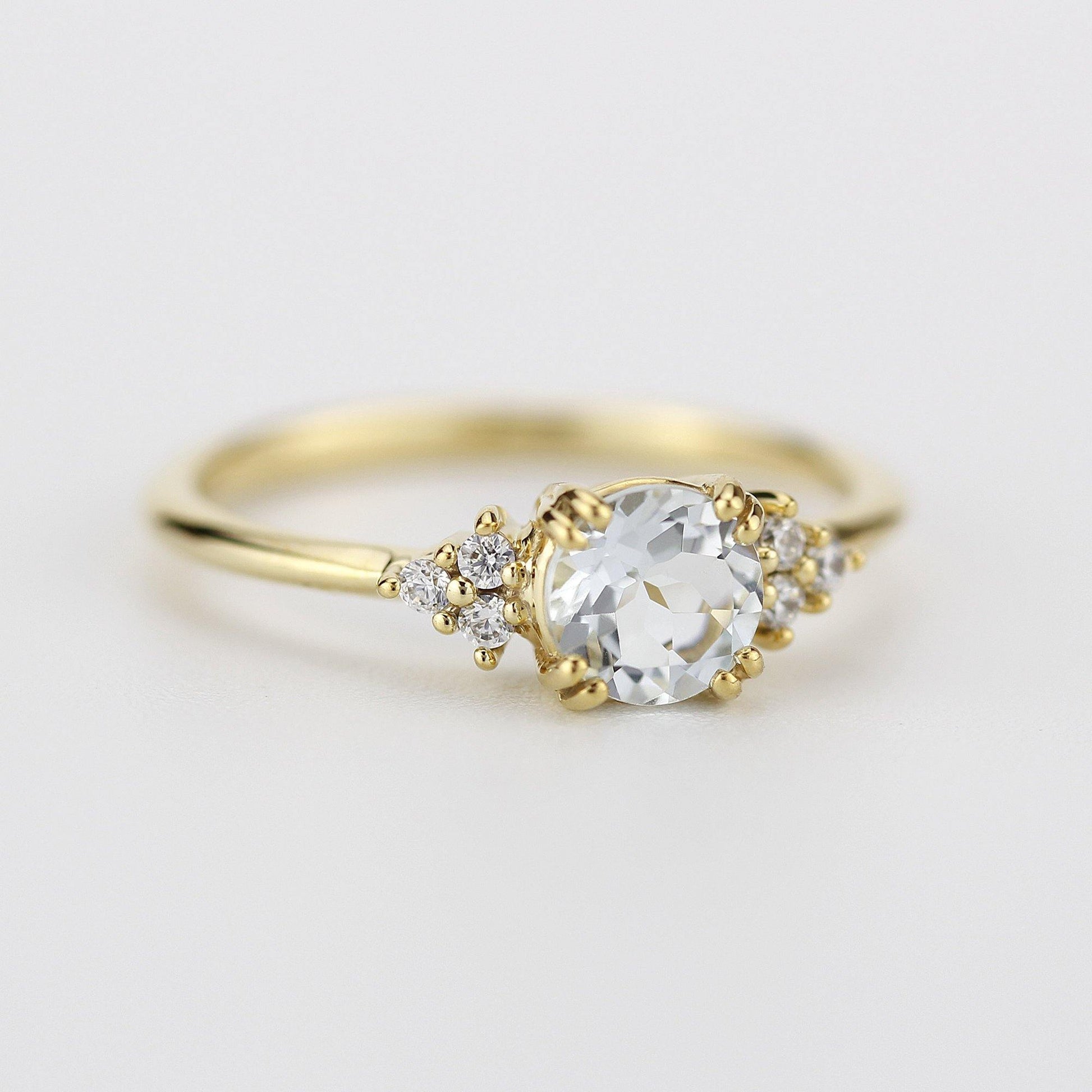 Aquamarine engagement ring, cluster ring aquamarine and diamonds - NOOI JEWELRY