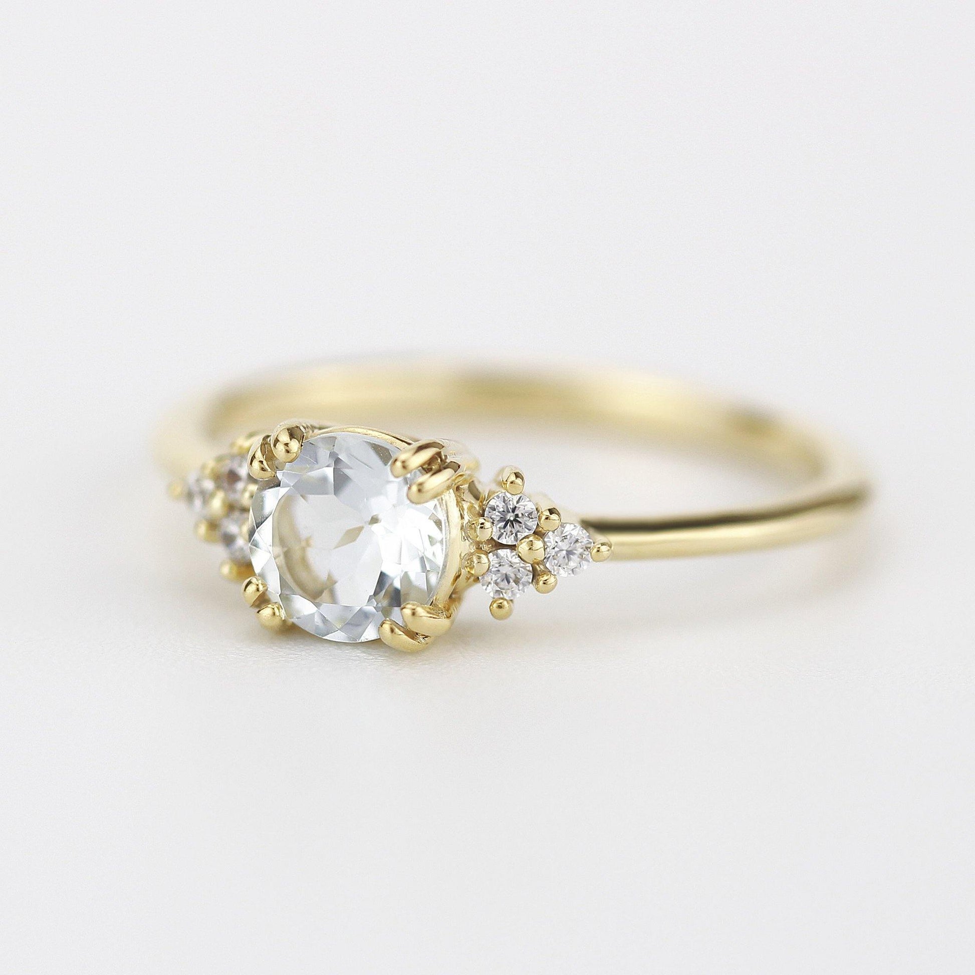 Aquamarine engagement ring, cluster ring aquamarine and diamonds - NOOI JEWELRY