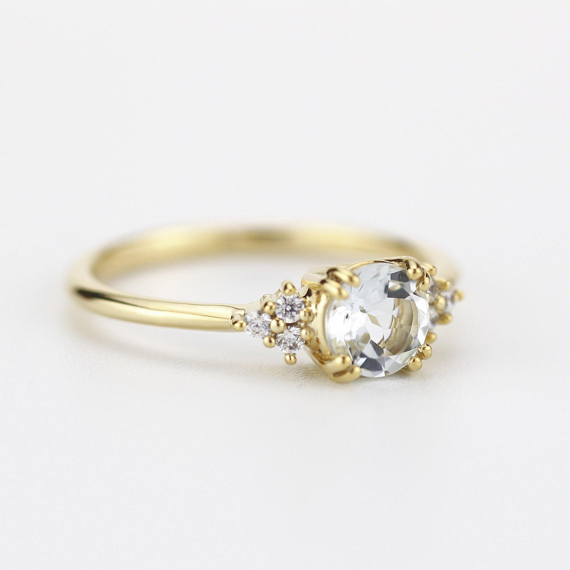 Aquamarine engagement ring, cluster ring aquamarine and diamonds - NOOI JEWELRY