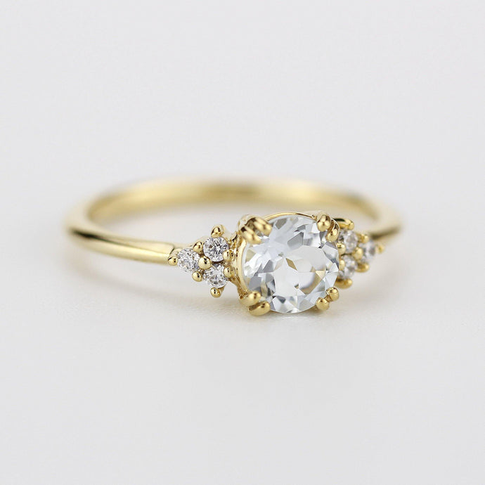 Aquamarine engagement ring, cluster ring aquamarine and diamonds - NOOI JEWELRY
