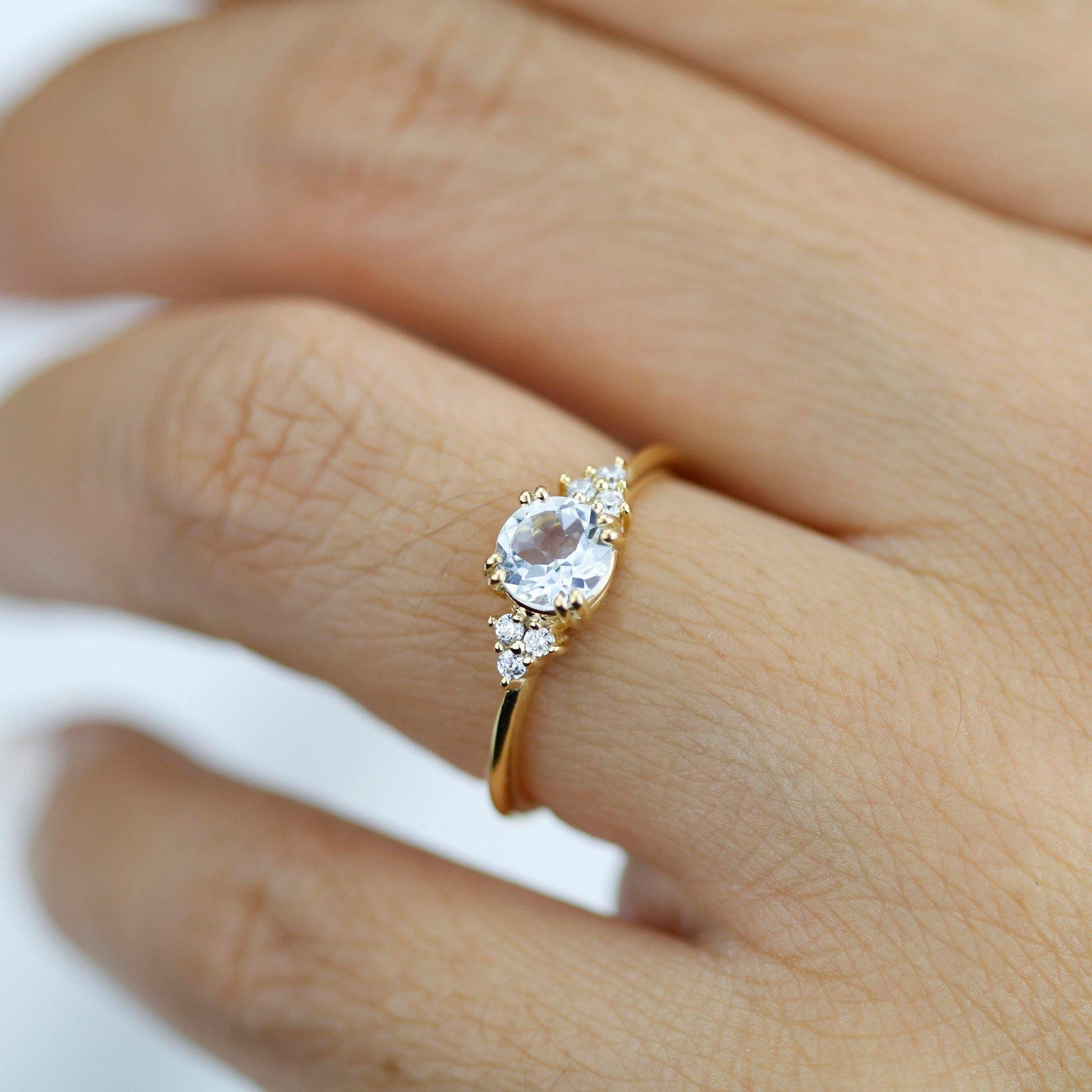 Aquamarine engagement ring, cluster ring aquamarine and diamonds - NOOI JEWELRY