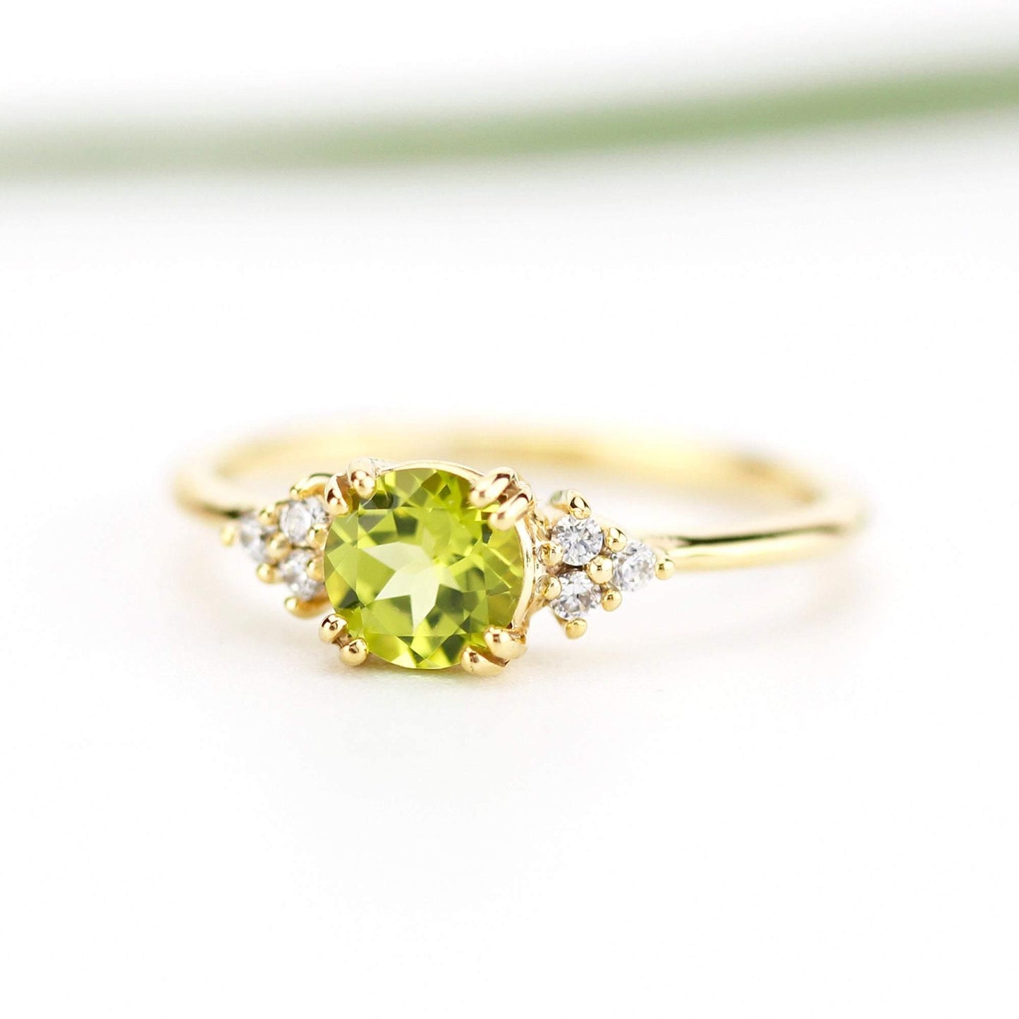 6 mm round peridot and diamonds cluster engagement ring - NOOI JEWELRY