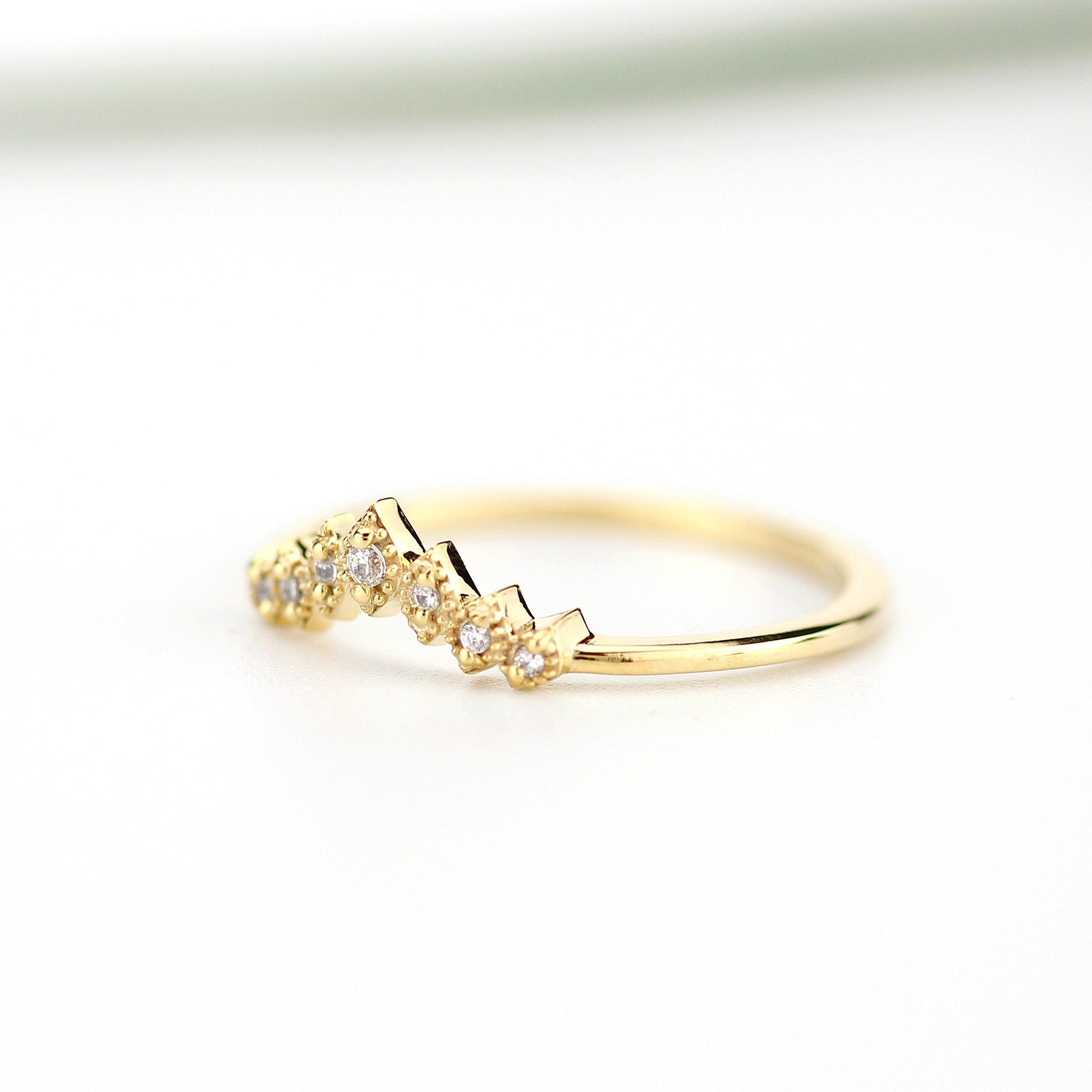 diamond Wedding Band, Wedding Band, Curved Band, delicate Wedding Band, Crown Wedding Ring, laces wedding Band - NOOI JEWELRY