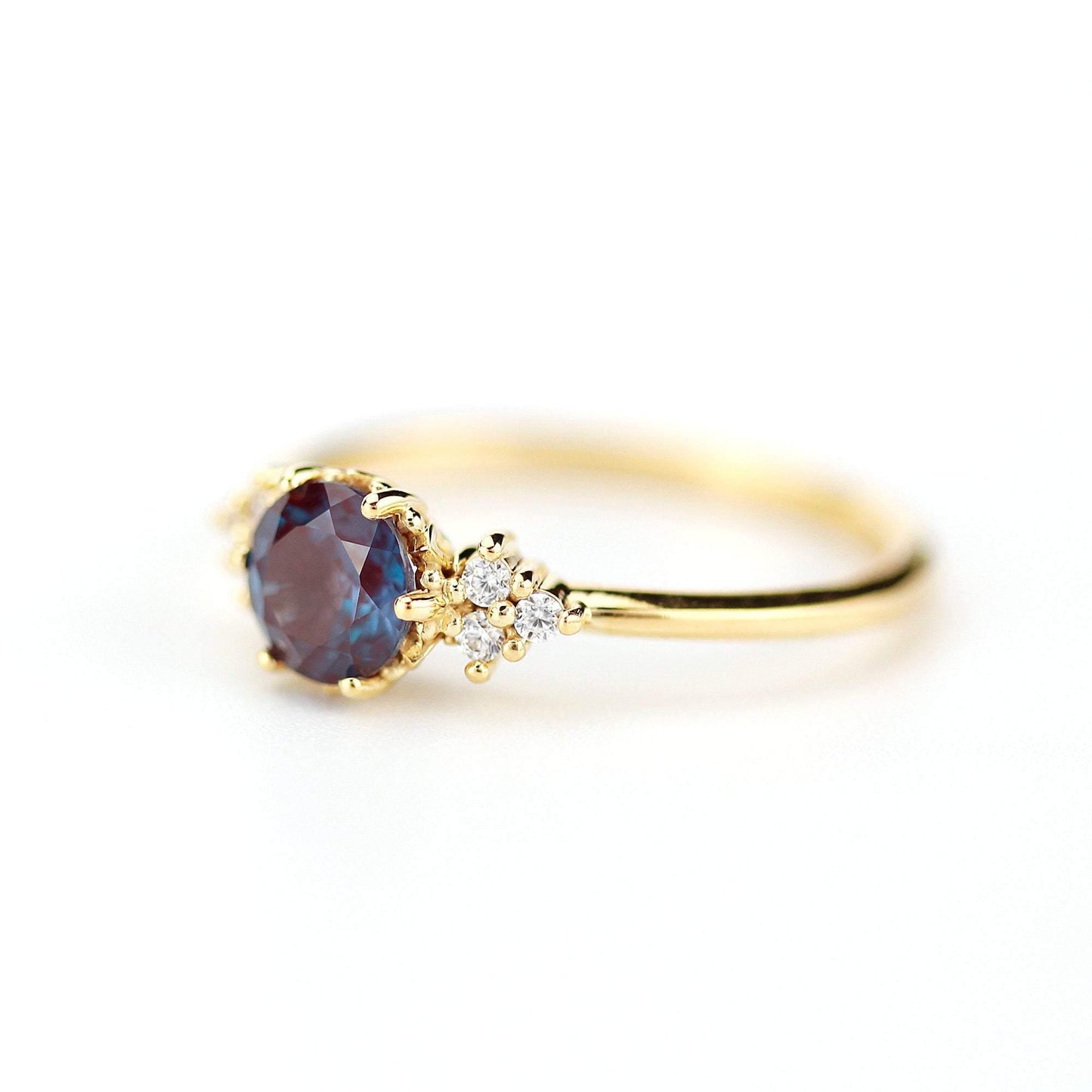alexandrite engagement ring round, cluster ring alexandrite and diamonds - NOOI JEWELRY
