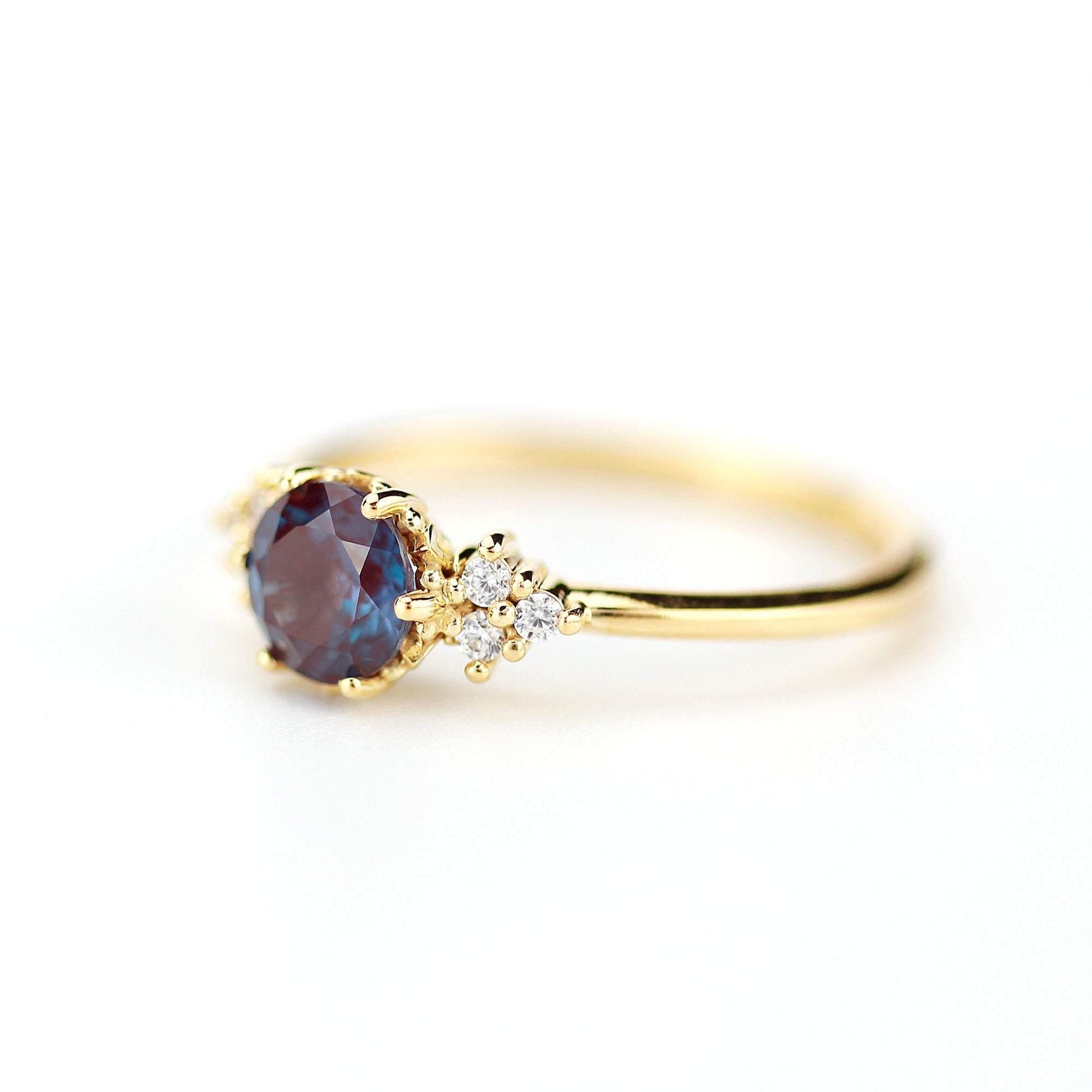 alexandrite engagement ring round, cluster ring alexandrite and diamonds - NOOI JEWELRY