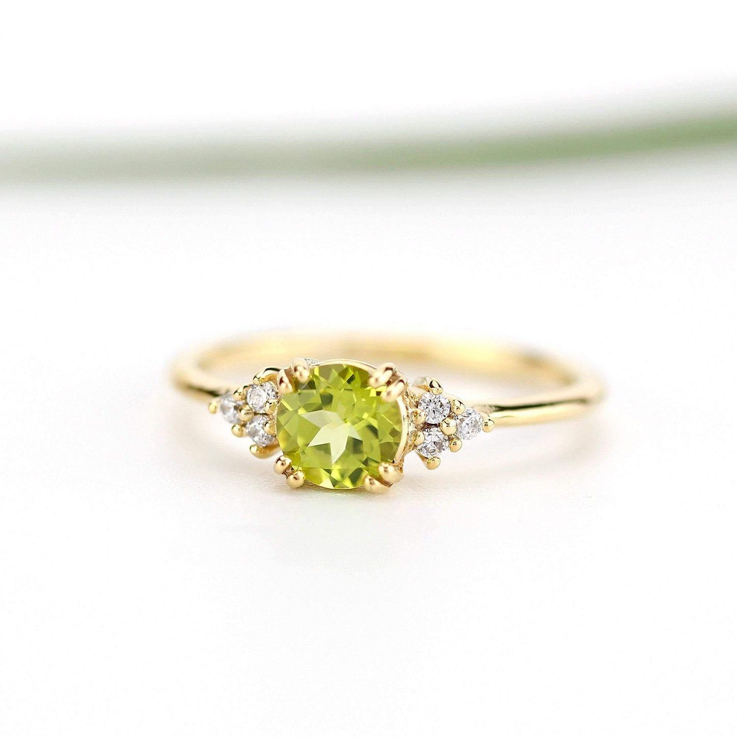 6 mm round peridot and diamonds cluster engagement ring - NOOI JEWELRY
