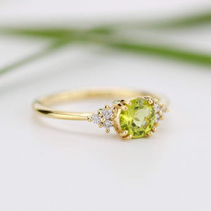 6 mm round peridot and diamonds cluster engagement ring - NOOI JEWELRY