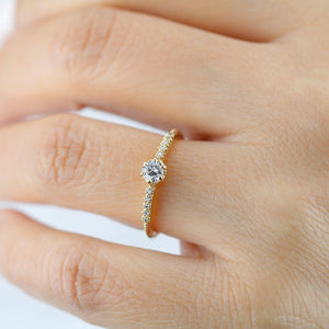 Round diamond engagement rings with side stones | prong setting diamond engagement ring - NOOI JEWELRY