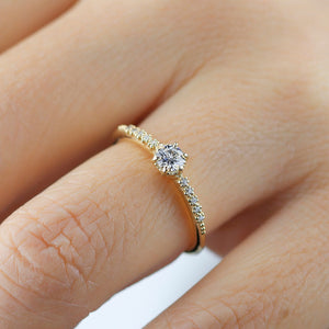 Round diamond engagement rings with side stones | prong setting diamond engagement ring - NOOI JEWELRY