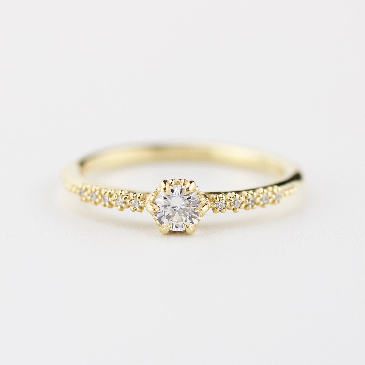 Round diamond engagement rings with side stones | prong setting diamond engagement ring - NOOI JEWELRY