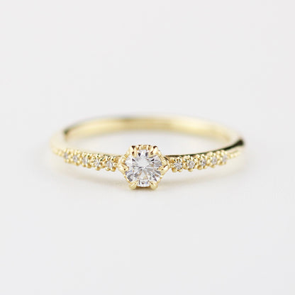 Round diamond engagement rings with side stones | prong setting diamond engagement ring - NOOI JEWELRY