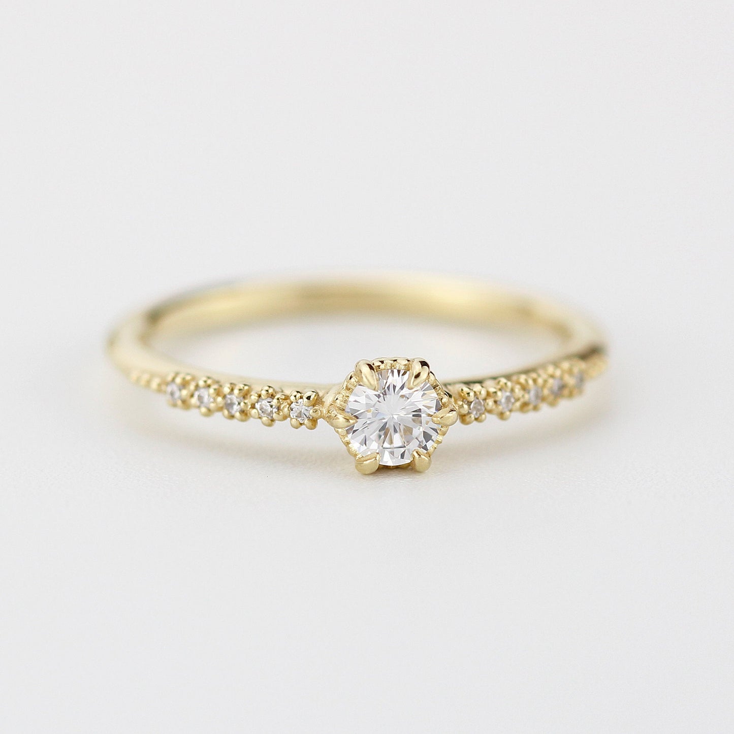 Round diamond engagement rings with side stones | prong setting diamond engagement ring - NOOI JEWELRY