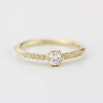 Round diamond engagement rings with side stones | prong setting diamond engagement ring - NOOI JEWELRY