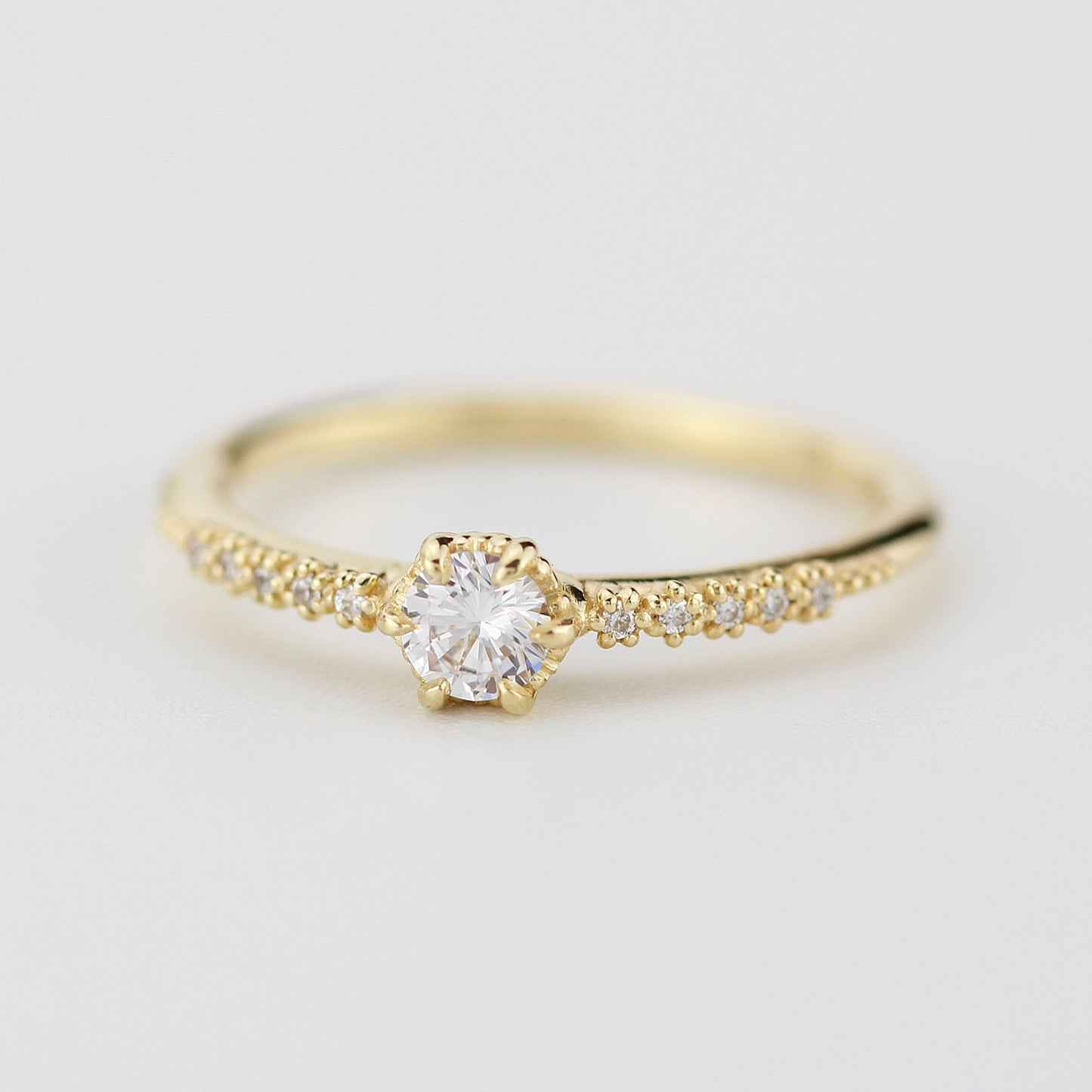 Round diamond engagement rings with side stones | prong setting diamond engagement ring - NOOI JEWELRY