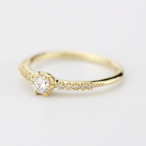 Round diamond engagement rings with side stones | prong setting diamond engagement ring - NOOI JEWELRY