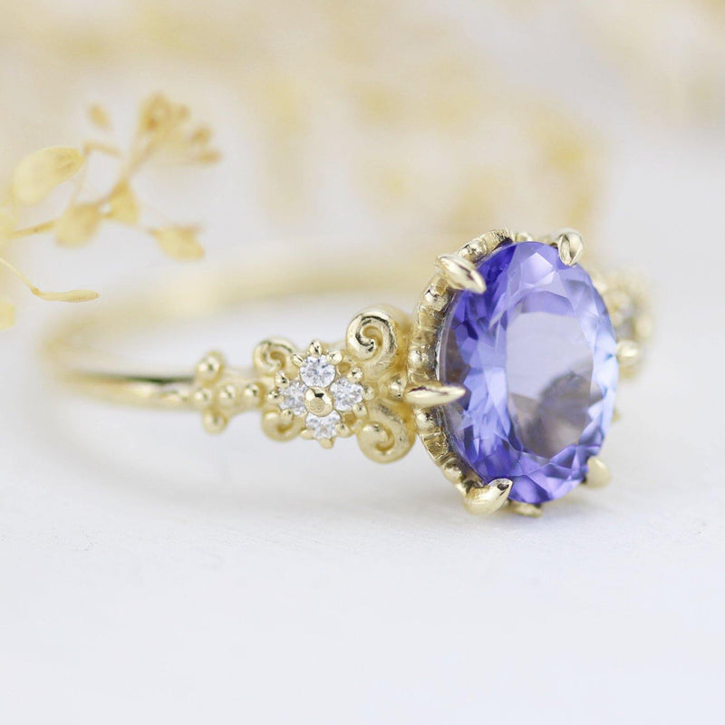 Baroque oval tanzanite ring, from the various gemstones collection