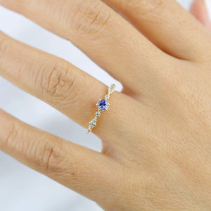 Simple tanzanite and diamond engagement ring | R323TNZ - NOOI JEWELRY