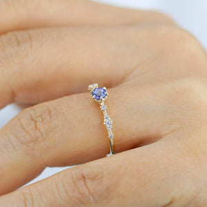 Simple tanzanite and diamond engagement ring | R323TNZ - NOOI JEWELRY