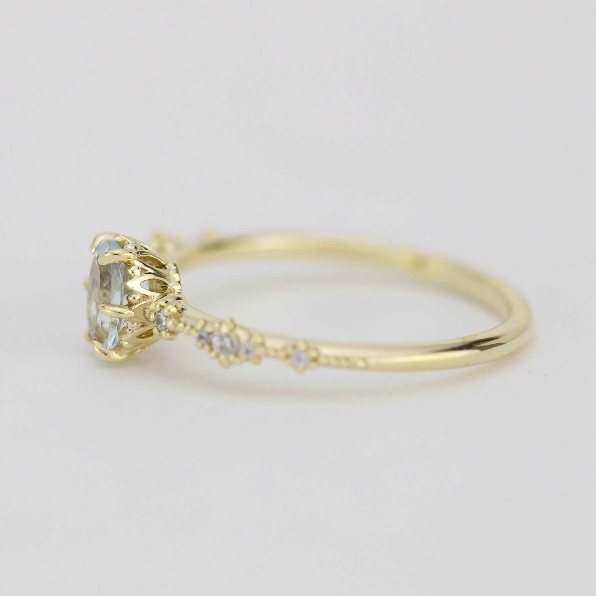 Oval Aquamarine and diamond engagement ring | R322AQ - NOOI JEWELRY
