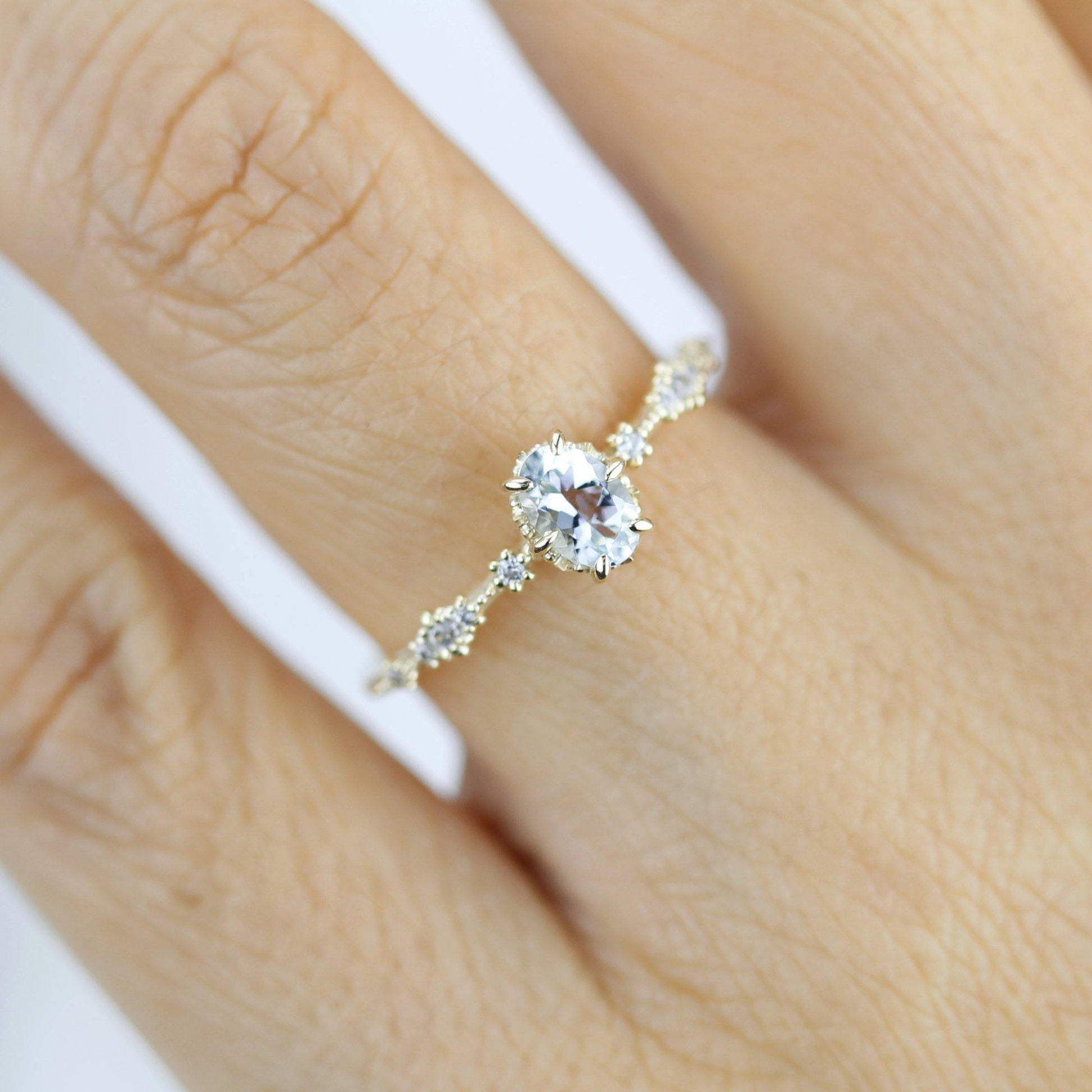 Oval Aquamarine and diamond engagement ring | R322AQ - NOOI JEWELRY