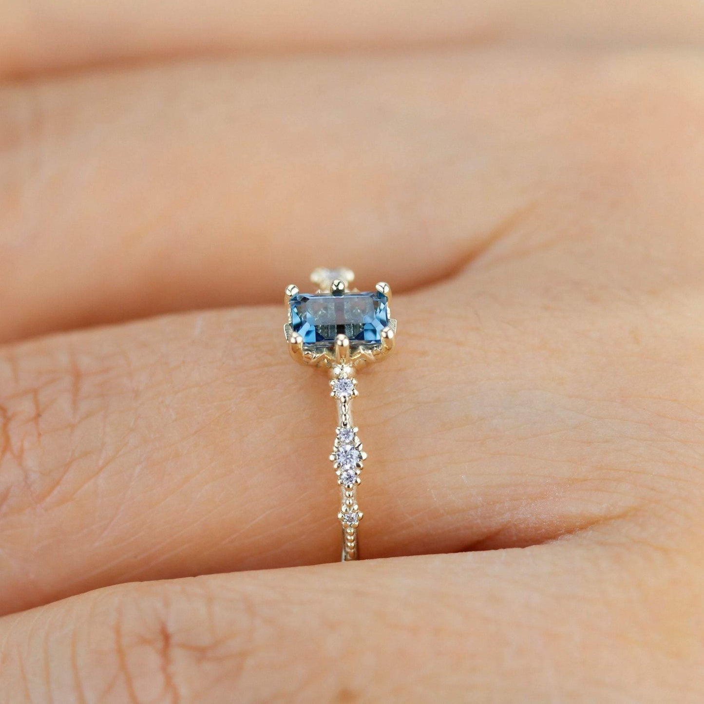 Unique engagement ring London blue topaz 6x4 | R326LBT - NOOI JEWELRY