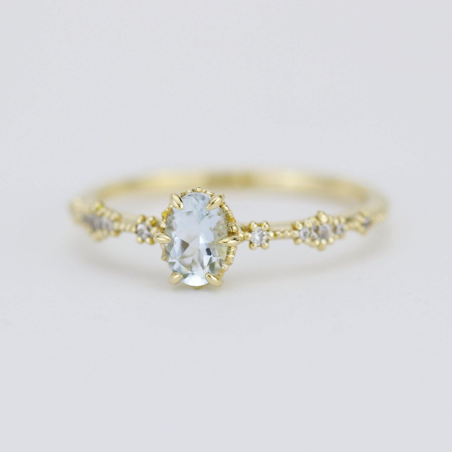 Oval Aquamarine and diamond engagement ring | R322AQ - NOOI JEWELRY