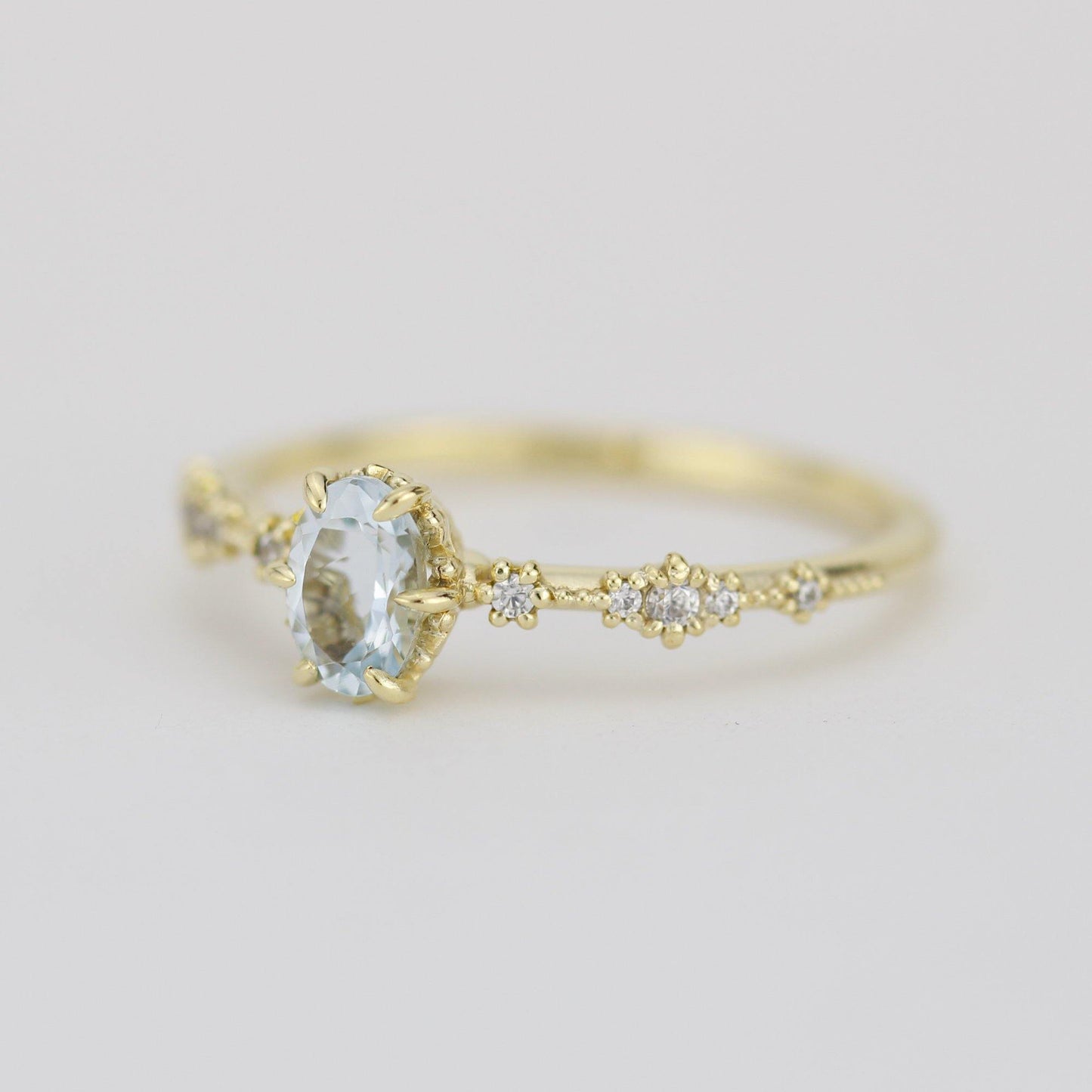 Oval Aquamarine and diamond engagement ring | R322AQ - NOOI JEWELRY