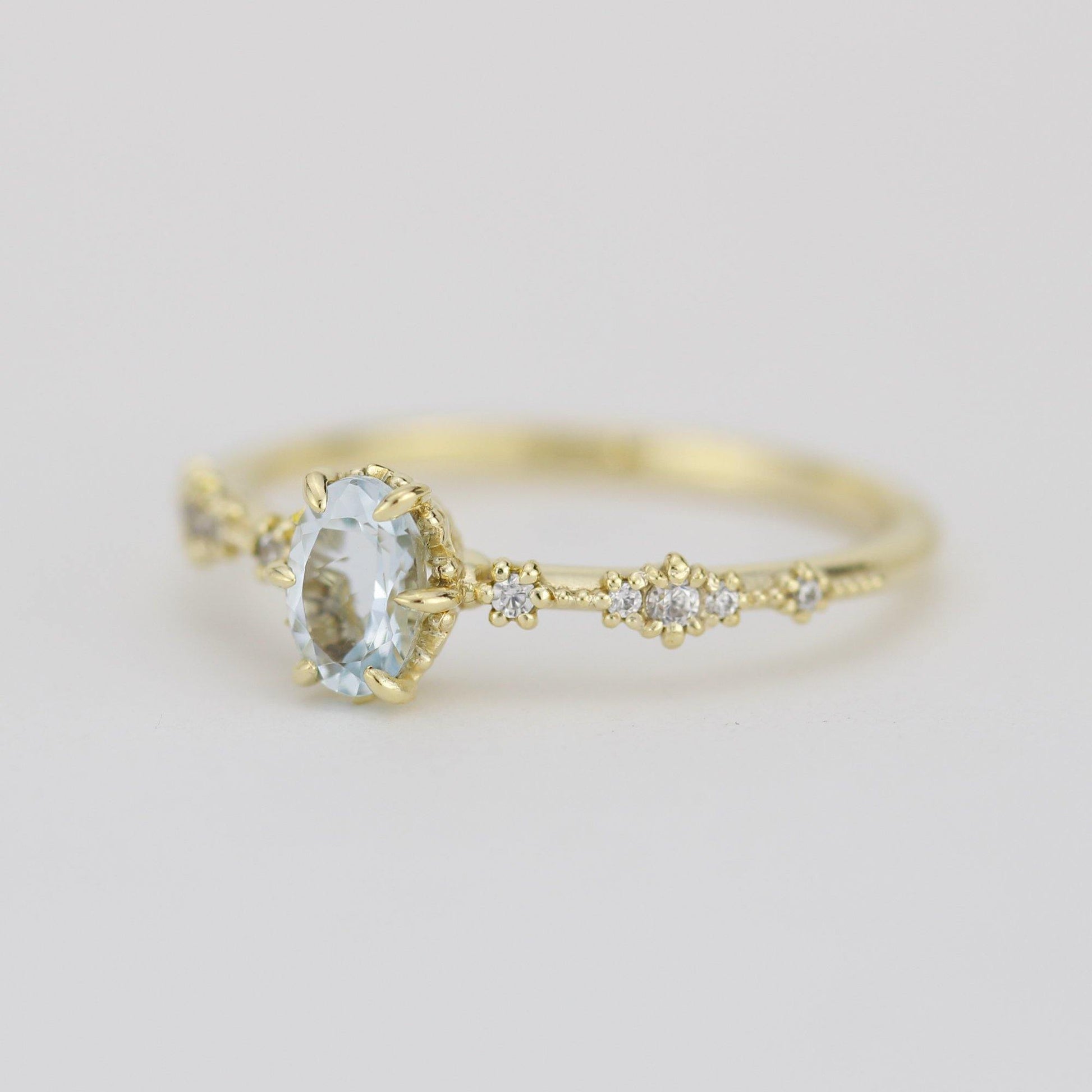 Oval Aquamarine and diamond engagement ring | R322AQ - NOOI JEWELRY