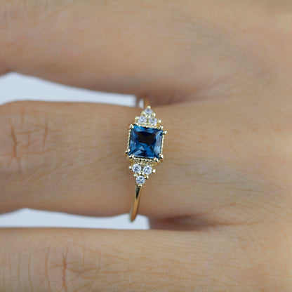 Princess cut engagement ring, square engagement ring, blue topaz engagement ring for women, 18k gold ring made in Italy | R 344LBT