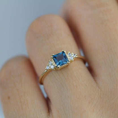Princess cut engagement ring, square engagement ring, blue topaz engagement ring for women, 18k gold ring made in Italy | R 344LBT