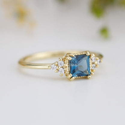 Princess cut engagement ring, square engagement ring, blue topaz engagement ring for women, 18k gold ring made in Italy | R 344LBT