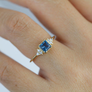 Princess cut engagement ring, square engagement ring, blue topaz engagement ring for women, 18k gold ring made in Italy | R 344LBT