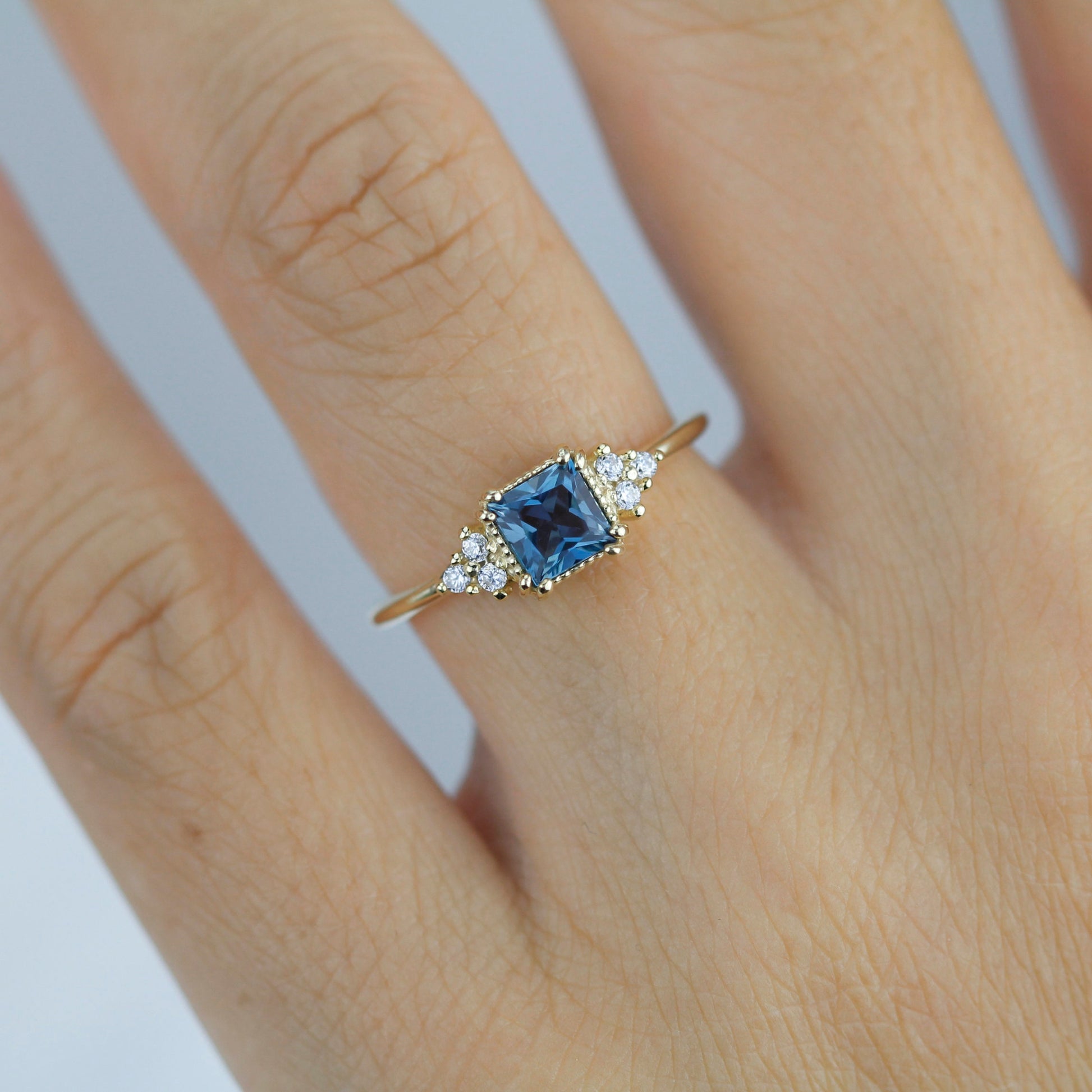 Princess cut engagement ring, square engagement ring, blue topaz engagement ring for women, 18k gold ring made in Italy | R 344LBT