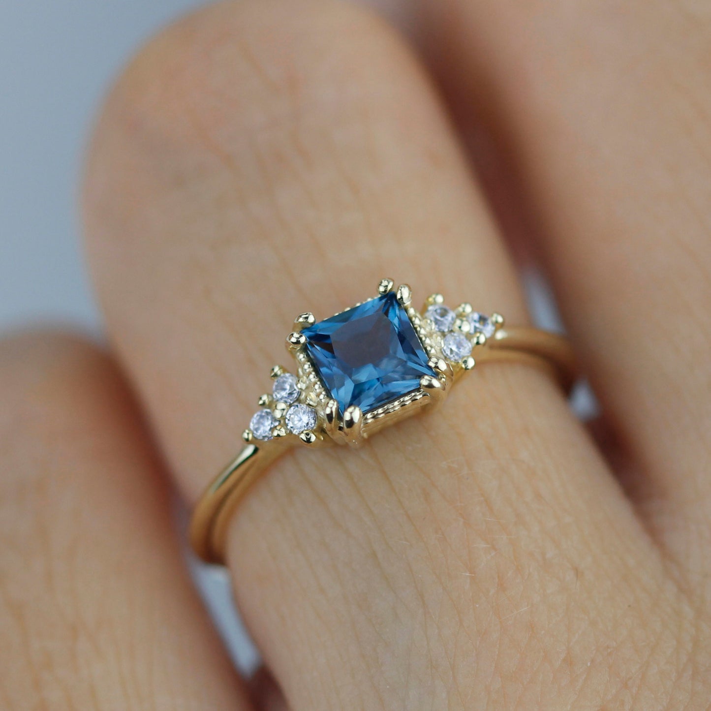 Princess cut engagement ring, square engagement ring, blue topaz engagement ring for women, 18k gold ring made in Italy | R 344LBT