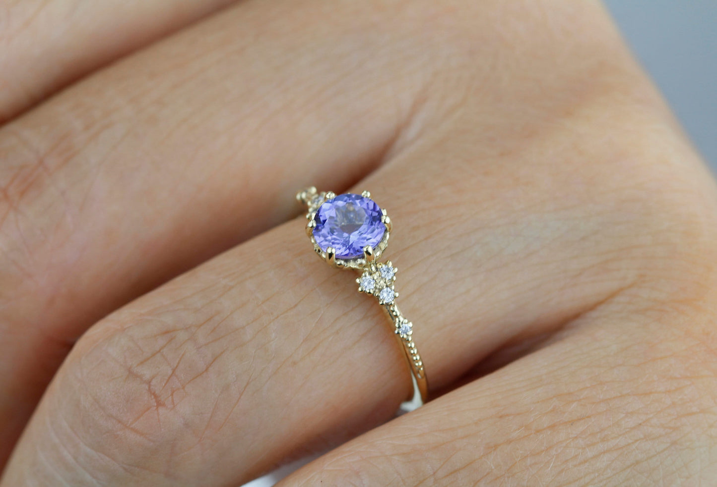 Tanzanite and diamond ring | R345 TANZANITE
