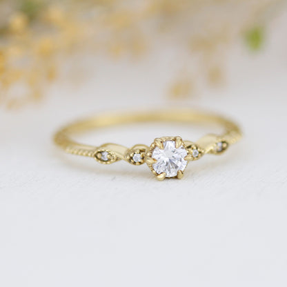 Simple diamond ring, twisted ring, cross over diamond ring, vintage ring | R 363WD