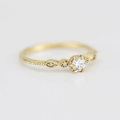 Simple diamond ring, twisted ring, cross over diamond ring, vintage ring | R 363WD