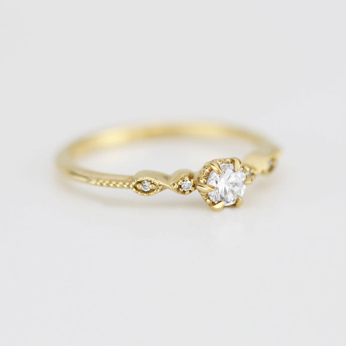 Simple diamond ring, twisted ring, cross over diamond ring, vintage ring | R 363WD