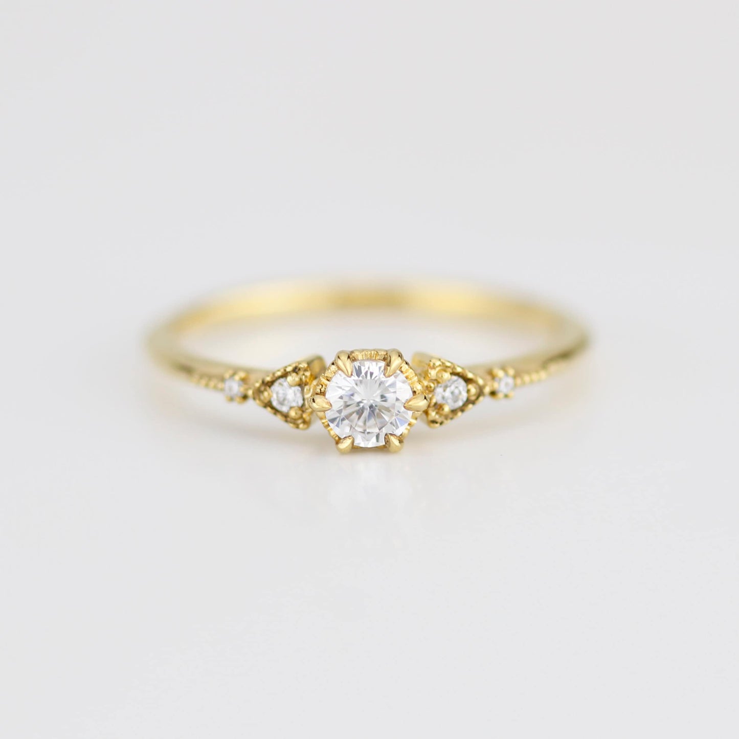 Round diamond engagement ring, geometric ring, minimalist ring, 18k diamond ring | R 367WD
