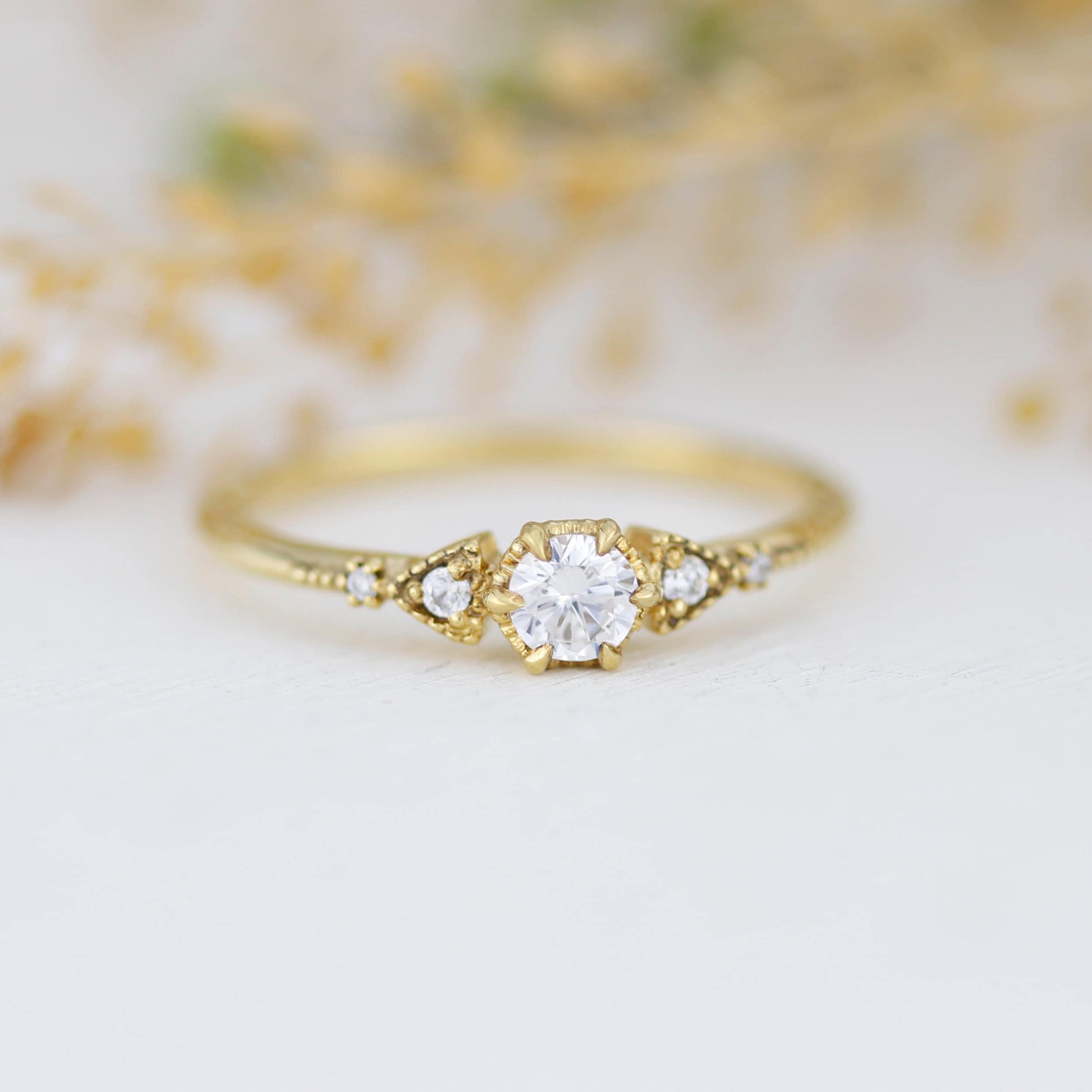Round diamond engagement ring, geometric ring, minimalist ring, 18k diamond ring | R 367WD