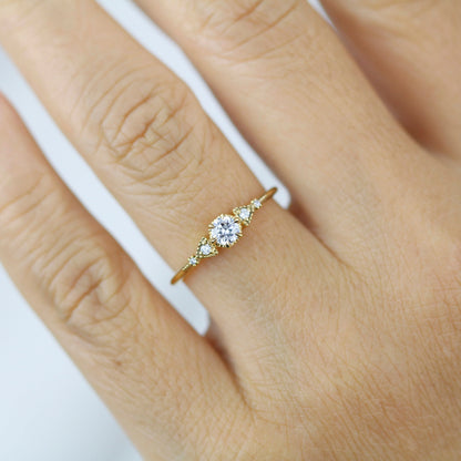 Round diamond engagement ring, geometric ring, minimalist ring, 18k diamond ring | R 367WD