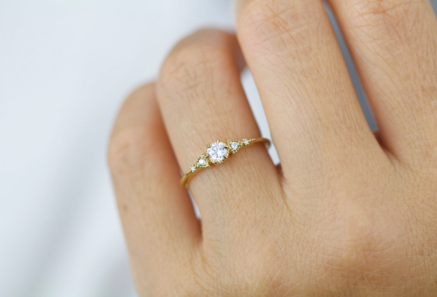 Round diamond engagement ring, geometric ring, minimalist ring, 18k diamond ring | R 367WD