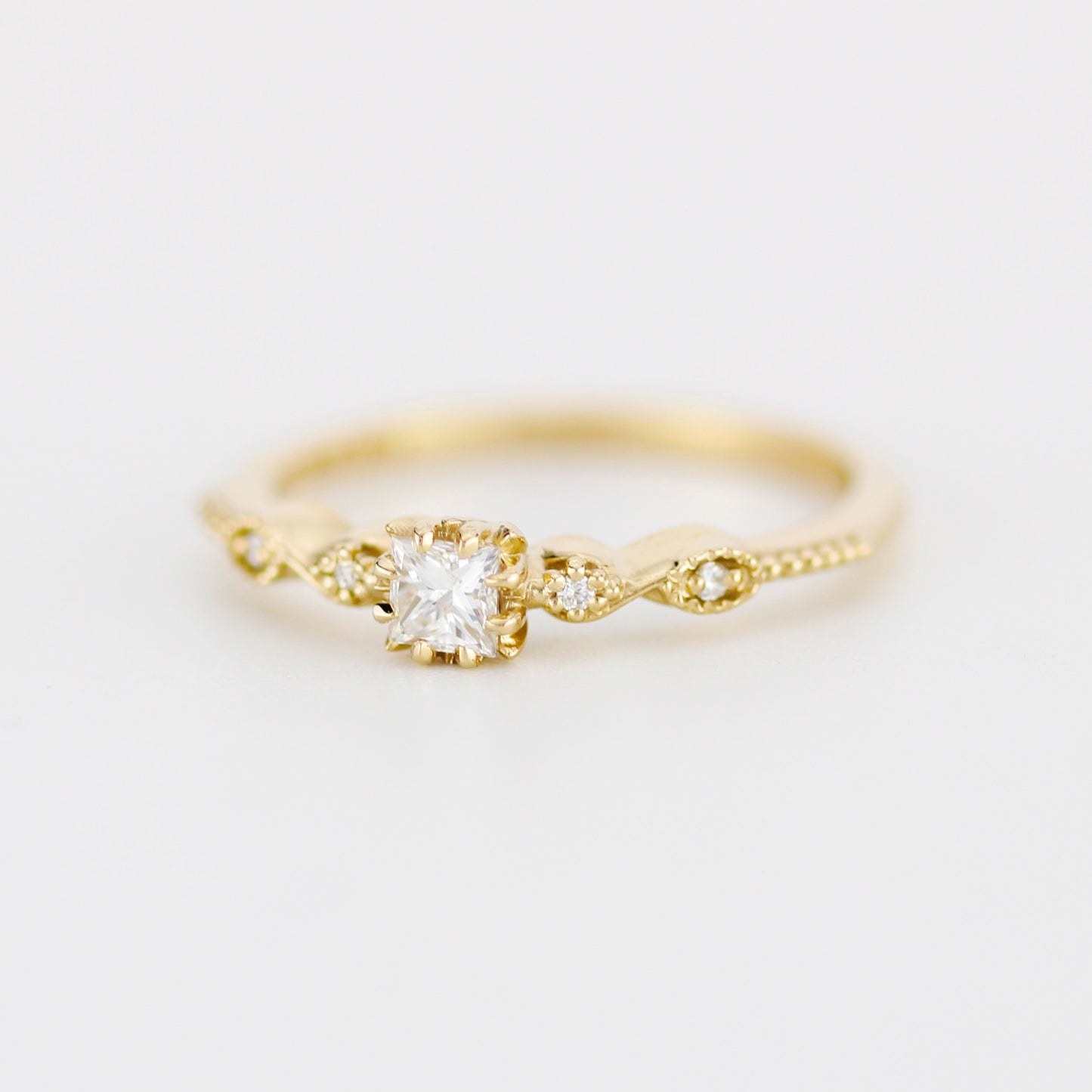 Princess cut engagement ring, square diamond ring, 18k gold ring diamond | R 368WD